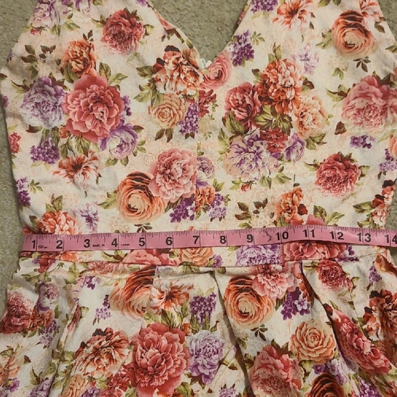 Floral Top - Picture 4 of 5